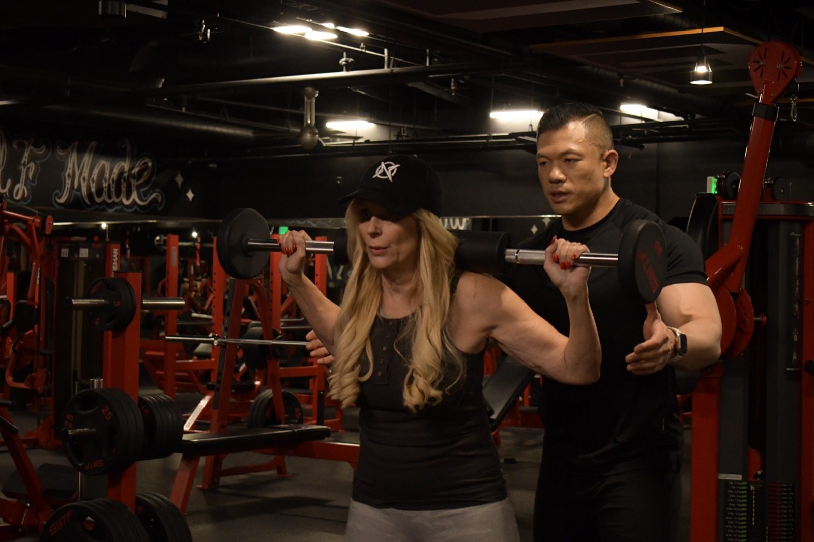 Spotted shoulder press